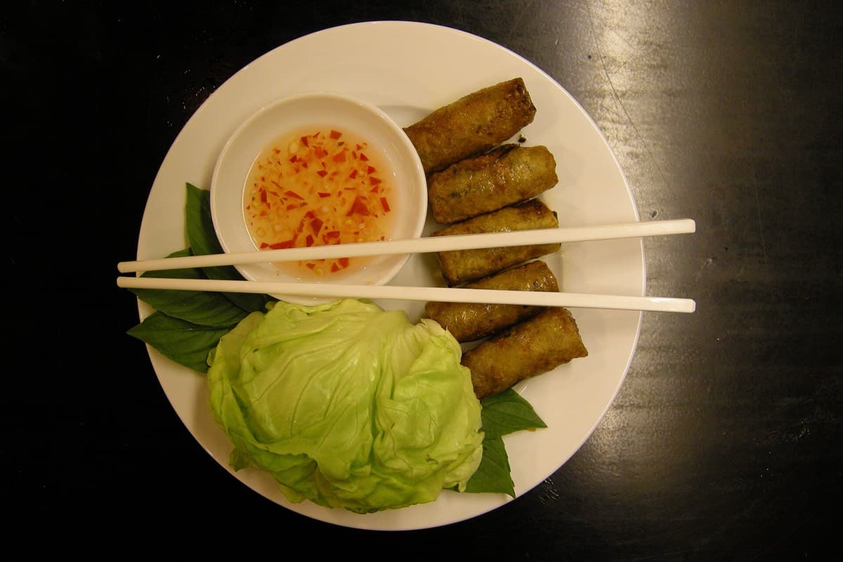 Nem au poulet (4 pcs) — 鸡肉春卷