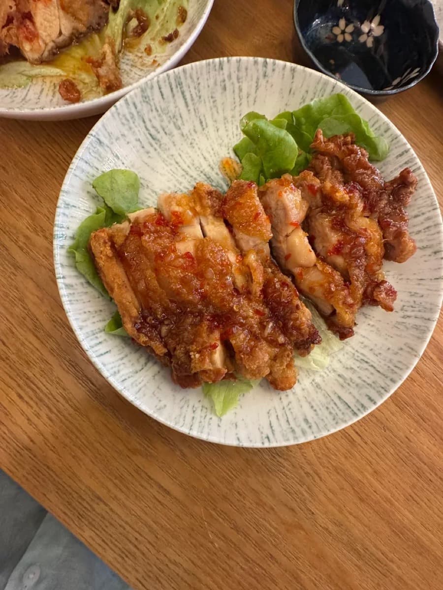 Poulet croustillant sauce aigre-douce — 油淋鸡
