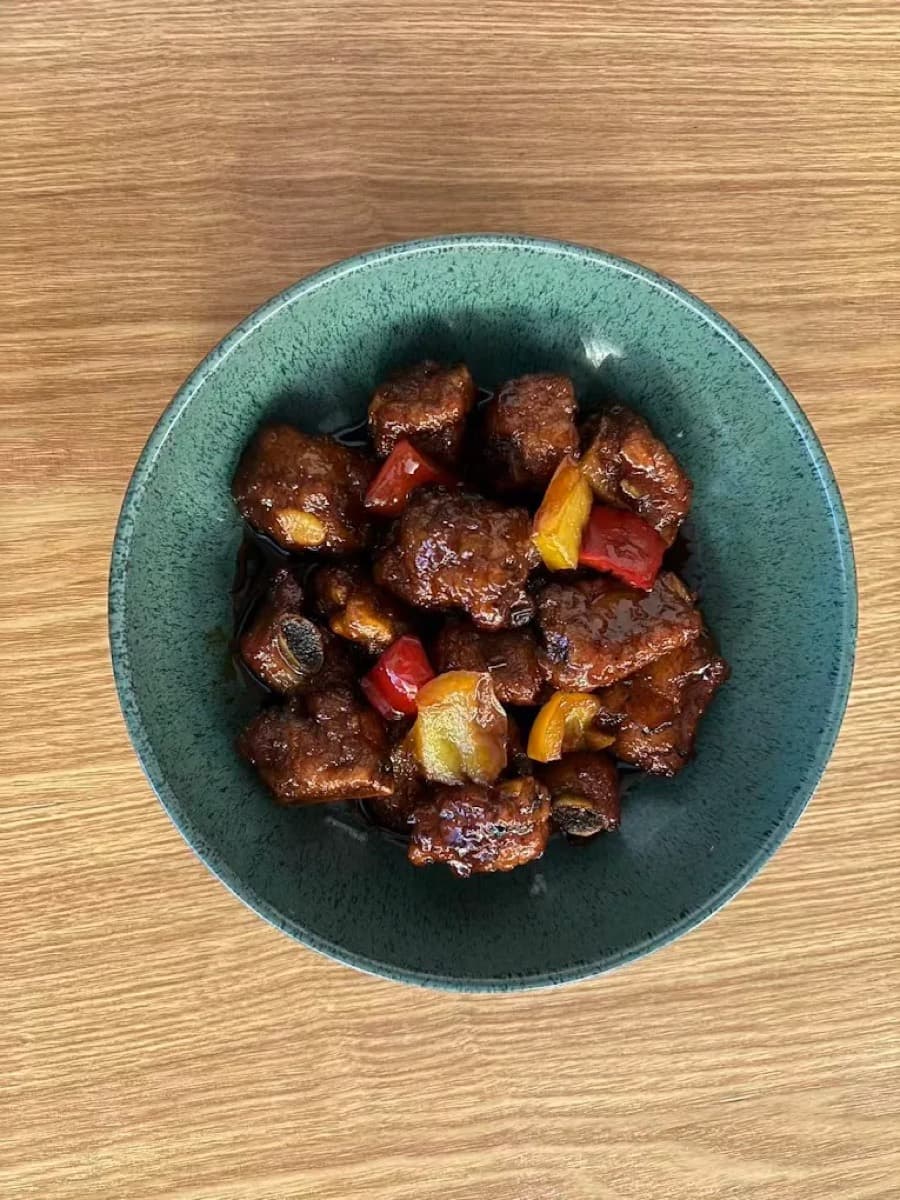 Travers de porc sauce aigre-douce — 糖醋排骨