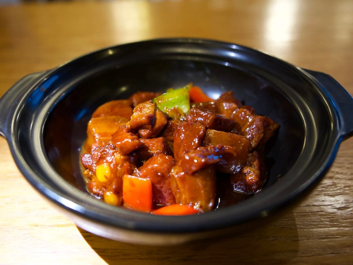 Porc caramélisé à la sauce soja — 古法红烧肉