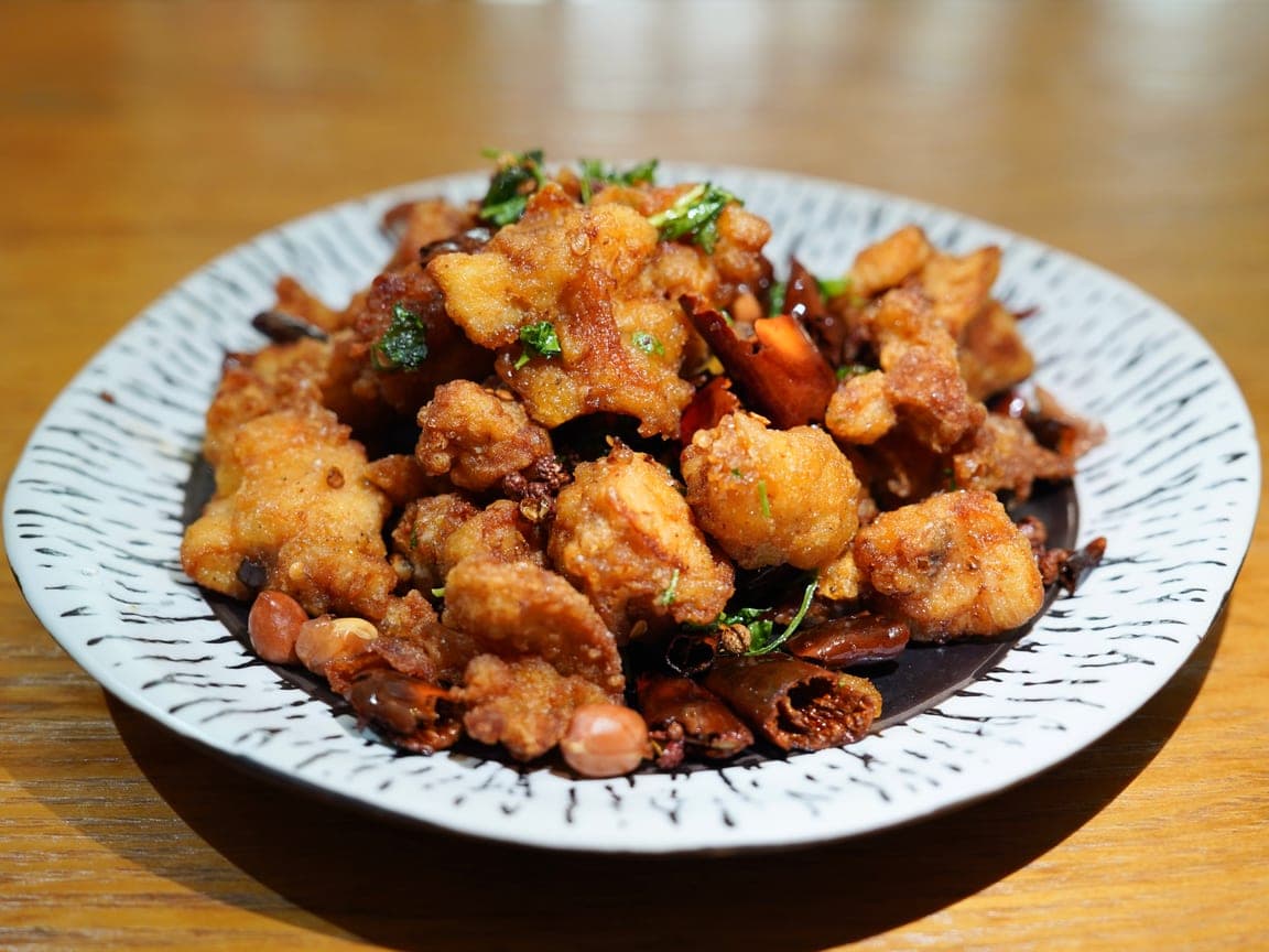 Poulet sauté aux piments (façon Sichuan) — 歌乐山辣子鸡