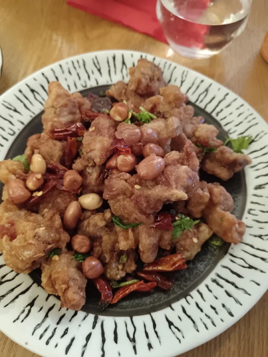 Poulet sauté aux piments (façon Sichuan) — 歌乐山辣子鸡