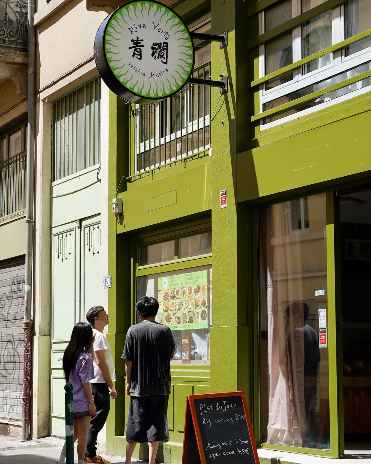 La façade verte du restaurant Rive Verte, 20 Rue Pasteur à Lyon